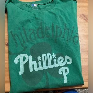 Philadelphia Phillies green Irish shamrock size medium short sleeves shirt. MLB